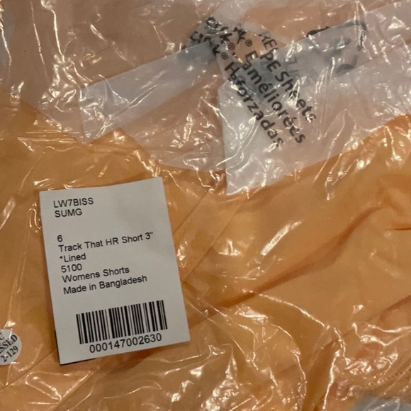 A Lululemon 🍋 Track That High-Rise Lined Short 3" - Picture 5 of 5